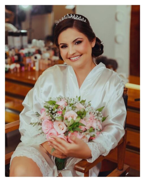Entre orações, abraços e corações acelerados, o amor foi se preparando para encontrar a eternidade.

Ela, deslumbrante. Ele, emocionado. E diante de Deus, duas histórias se tornaram uma só.

Makeup @assis.makeup
Penteado @penteadosmayracastro

#wedding #weddingphotography #casamento